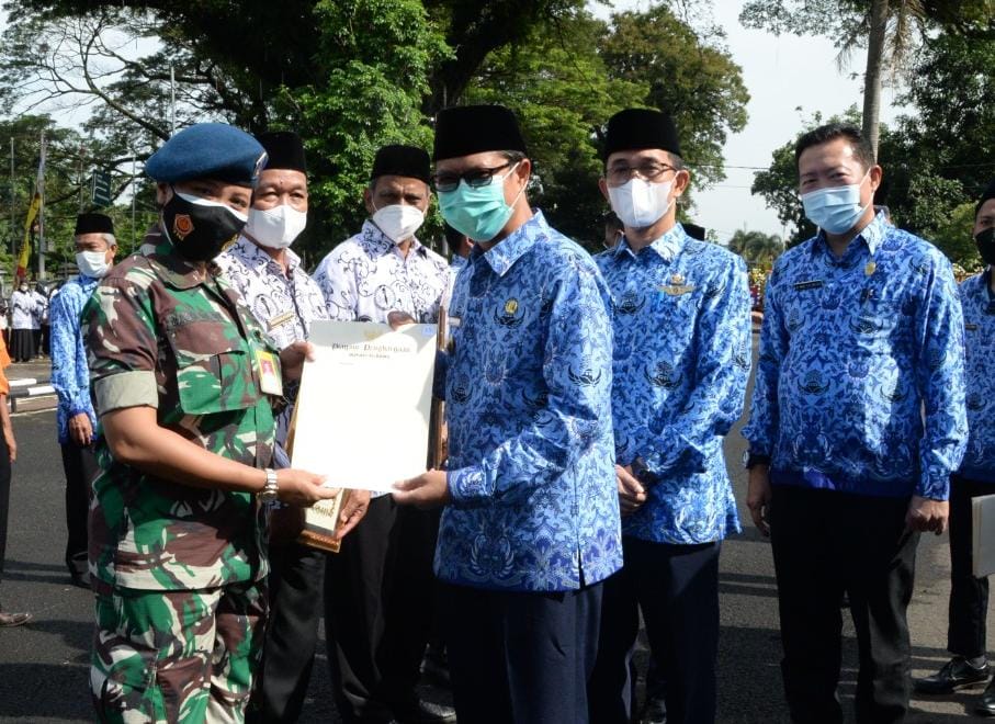 RSAU dr. Hoediyono Menerima Penghargaan Penanganan Pandemi covid-19.