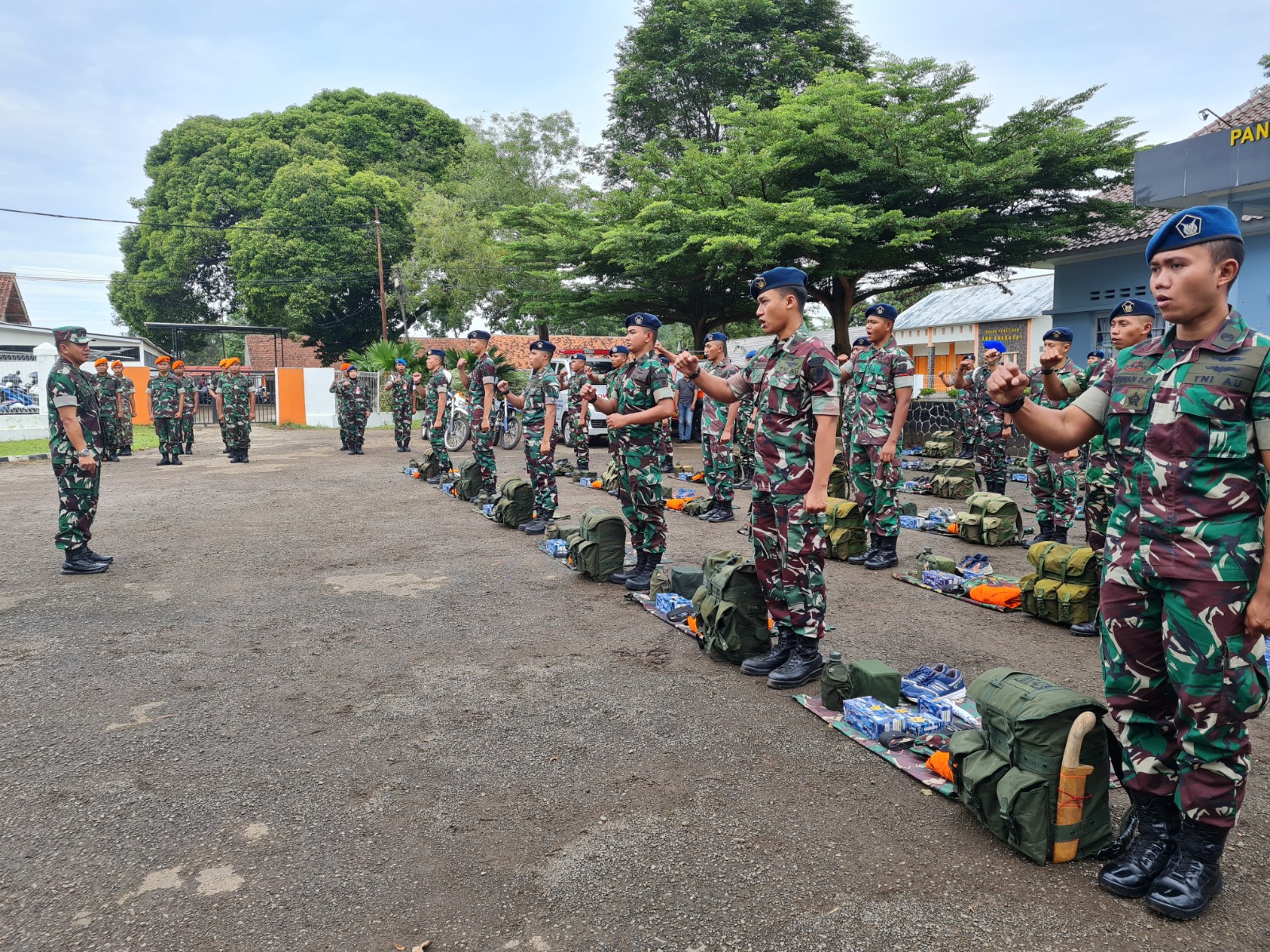 Apel Gelar Pasukan dan Perlengkapan Latihan Survival Surya Sakti